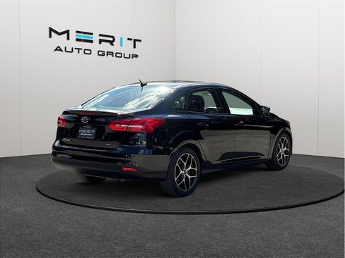 Used 2017 Ford Focus SEL image 9