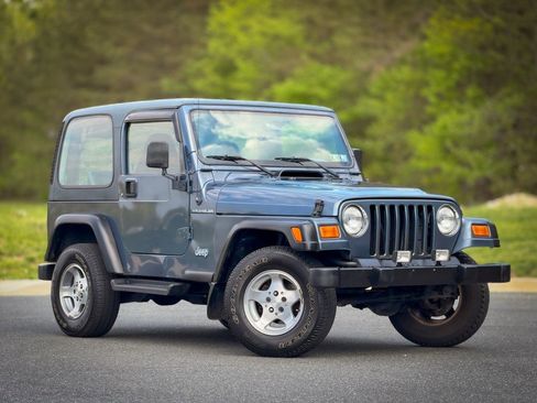Used 2001 Jeep Wrangler SE AWD/4WD image 2