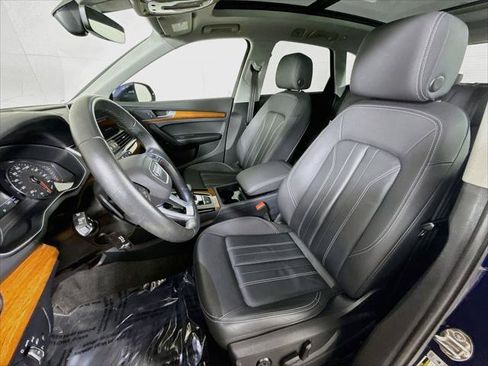 Certified 2023 Audi Q5 2.0T Premium w/ Convenience Package AWD/4WD image 5