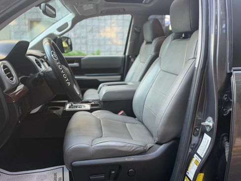 Used 2016 Toyota Tundra Limited w/ Limited Premium Package AWD/4WD image 9