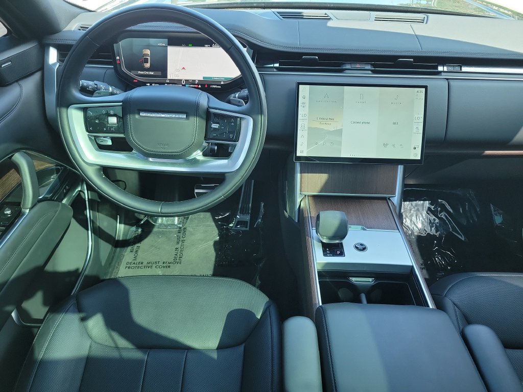 Certified 2025 Land Rover Range Rover SE AWD/4WD image 18