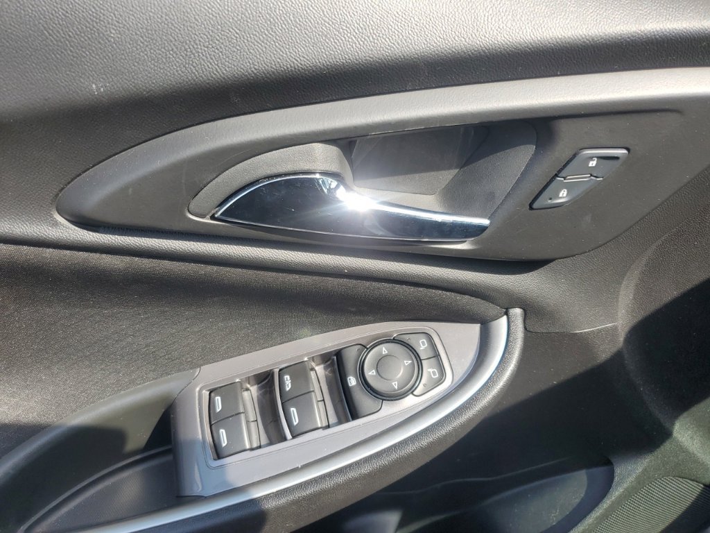 Used 2025 Chevrolet Malibu LT FWD image 16