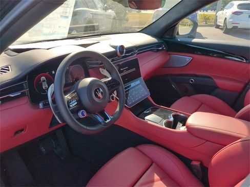 New 2025 Maserati Grecale Modena image 22