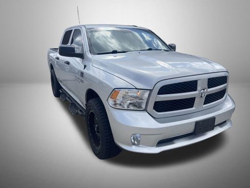 Used 2018 RAM 1500 Express w/ Express Value Package AWD/4WD image 5