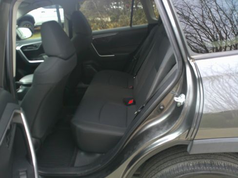 Used 2023 Toyota RAV4 LE image 33