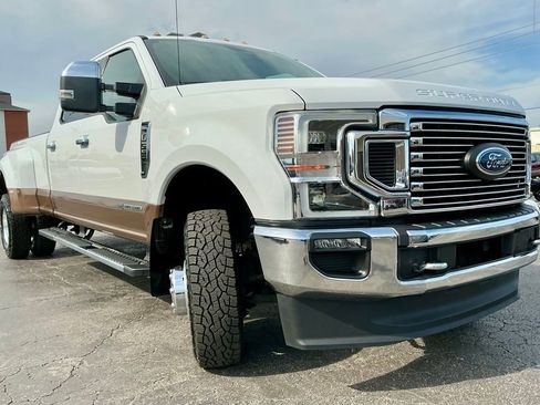 Used 2020 Ford F350 Lariat w/ Lariat Ultimate Package AWD/4WD image 3
