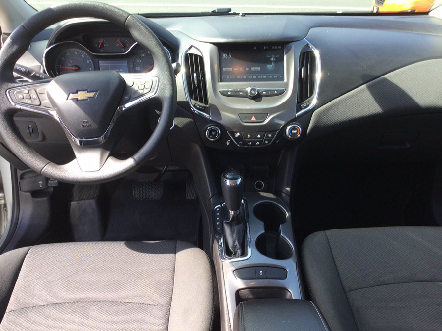 Used 2017 Chevrolet Cruze LT w/ Convenience Package FWD image 18