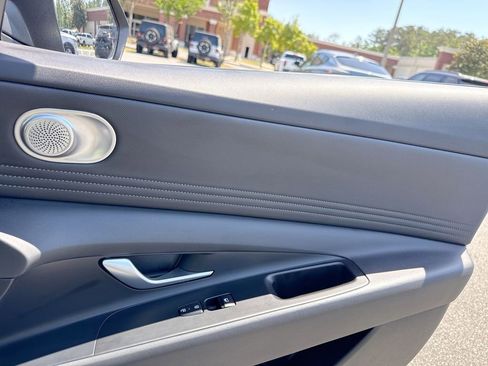 Used 2024 Hyundai Elantra SEL w/ Convenience Package image 24