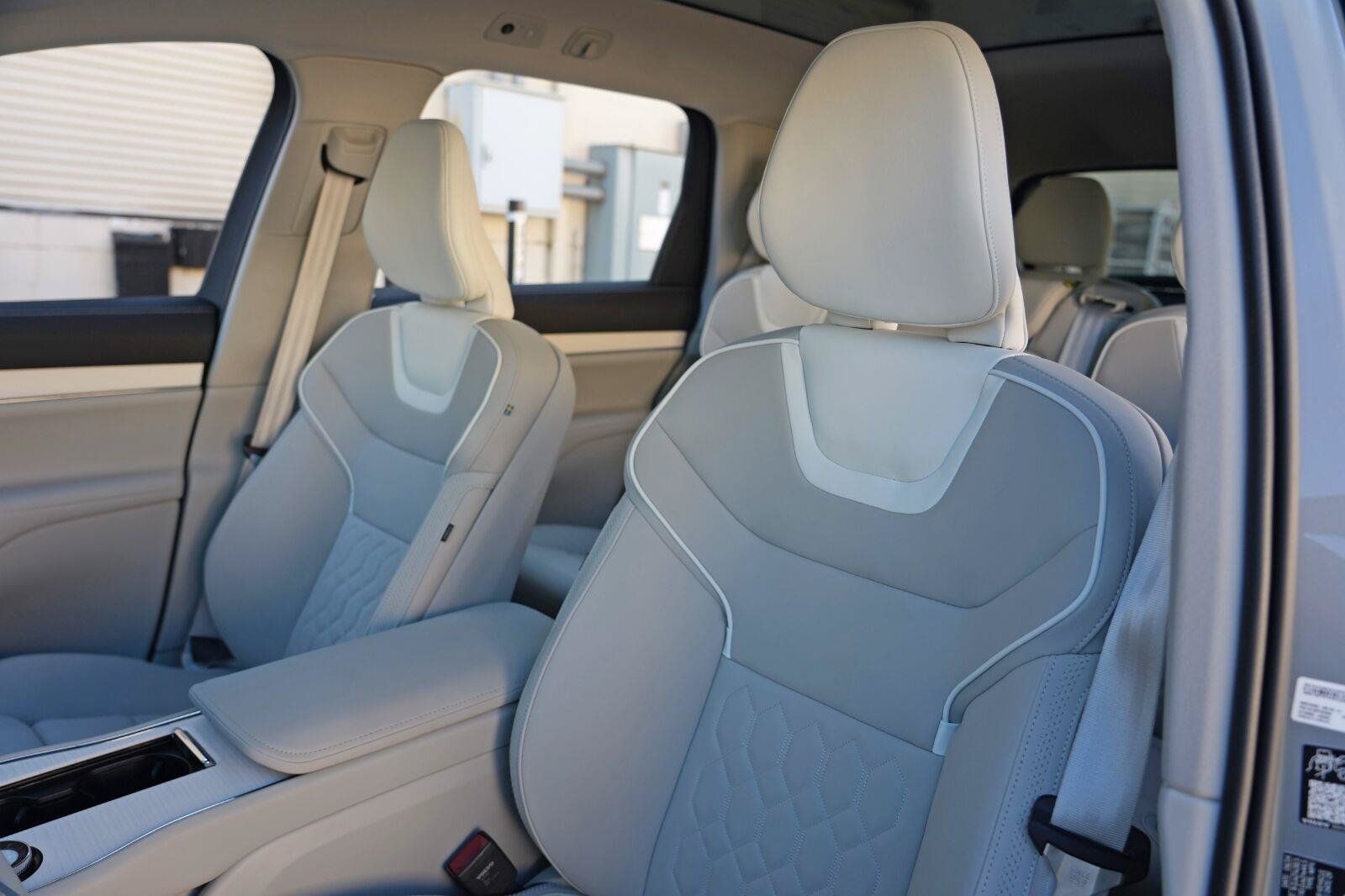 Used 2025 Volvo EX90 Ultra AWD/4WD image 37