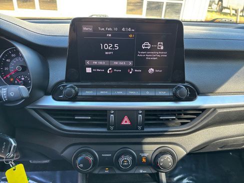 Used 2022 Kia Forte LXS image 17