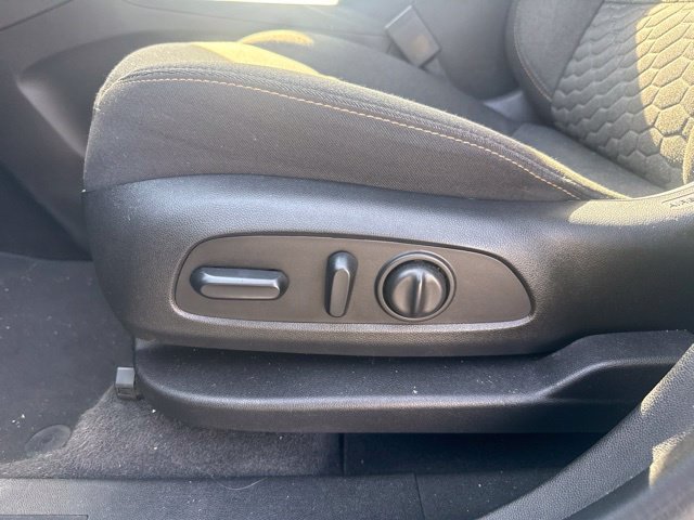 Used 2020 Chevrolet Equinox LT FWD image 11