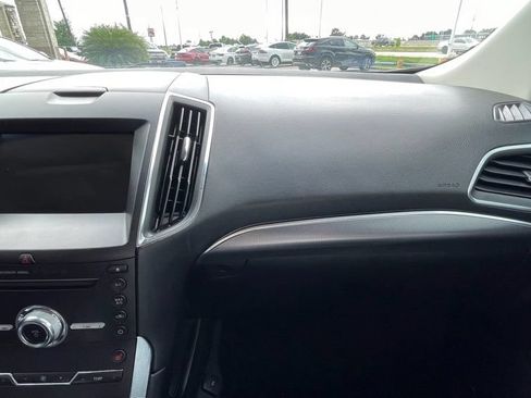 Used 2019 Ford Edge Titanium FWD image 27