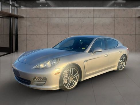 Used 2011 Porsche Panamera 4 image 2
