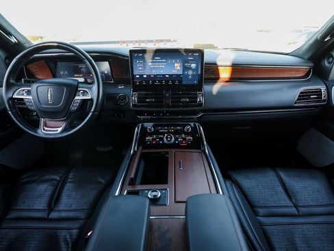 Used 2024 Lincoln Navigator Black Label image 25