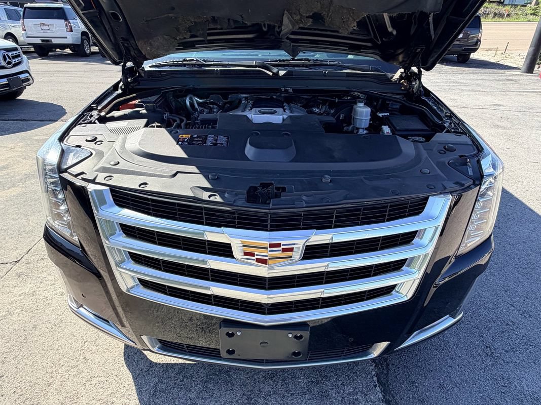 Used 2016 Cadillac Escalade Luxury AWD/4WD image 11