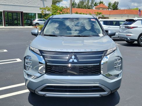 New 2026 Mitsubishi Outlander SE FWD image 2