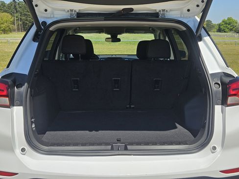 Used 2023 Chevrolet Equinox LT image 10