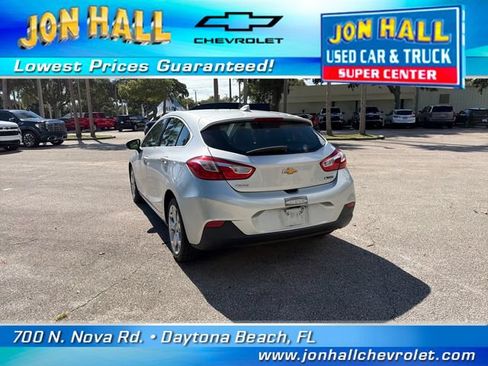 Used 2018 Chevrolet Cruze Premier FWD image 8