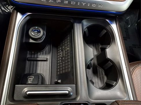 Certified 2025 Ford Expedition Max King Ranch AWD/4WD image 13