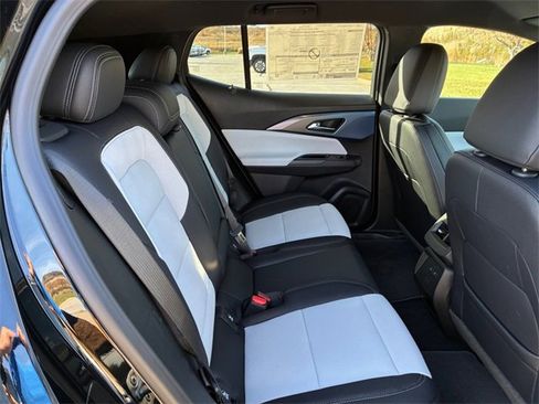 New 2026 Chevrolet Equinox EV LT image 15