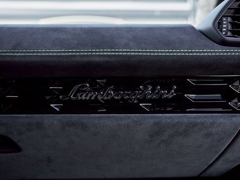 Used 2024 Lamborghini Huracan Sterrato image 47