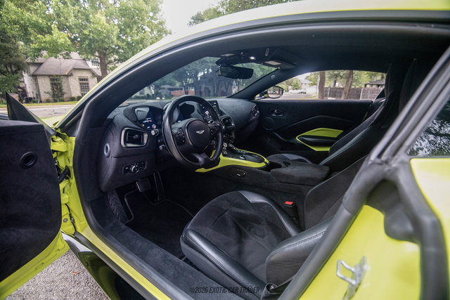 Used 2020 Aston Martin V8 Vantage Coupe RWD image 52