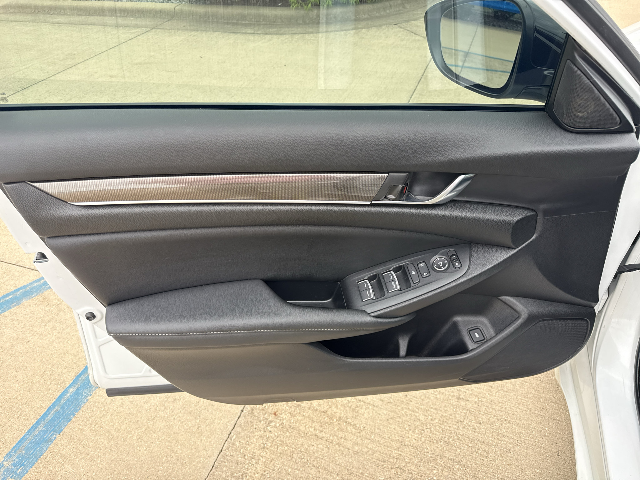 Used 2022 Honda Accord Sport image 12
