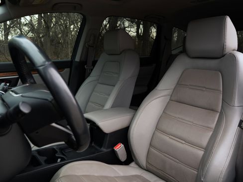 Used 2019 Honda CR-V Touring image 17