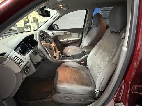 Used 2011 Chevrolet Traverse LT w/ Personal Connectivity Package image 7