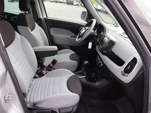 Used 2014 FIAT 500L Easy w/ Popular Equipment Group FWD image 19