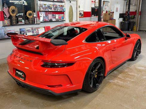 Used 2018 Porsche 911 GT3 w/ Sport Chrono Package RWD image 8