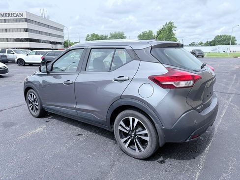 Used 2020 Nissan Kicks SV FWD image 3