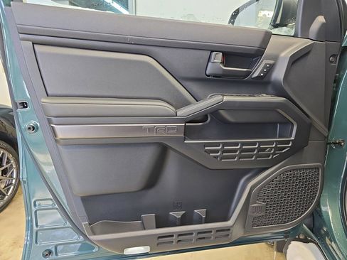 Used 2025 Toyota 4Runner TRD Off-Road Premium image 27