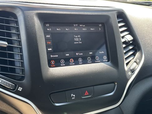 Certified 2019 Jeep Cherokee Latitude Plus AWD/4WD image 15