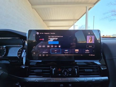 New 2026 Nissan Pathfinder SV image 8