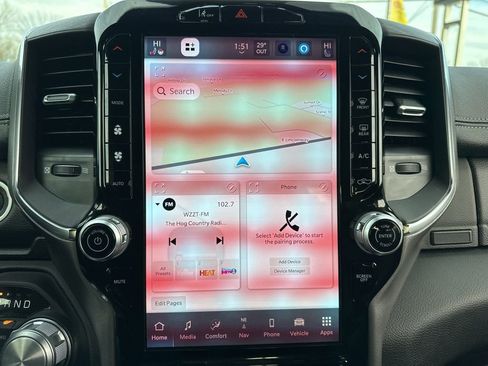 Used 2025 RAM 1500 Laramie image 9