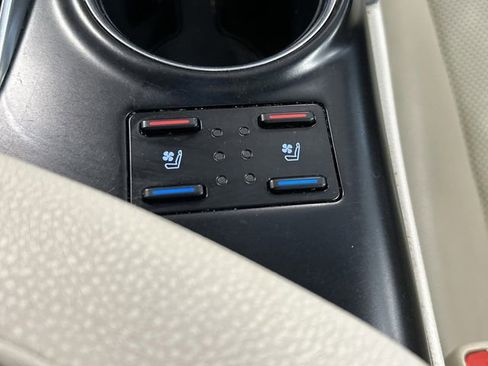 Used 2020 Toyota Camry XLE w/ Driver Assist Package image 8