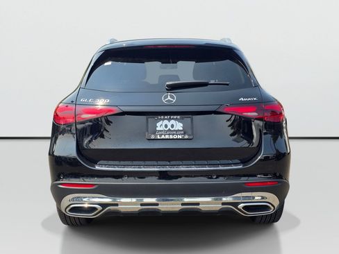 Used 2023 Mercedes-Benz GLC 300 4MATIC image 4