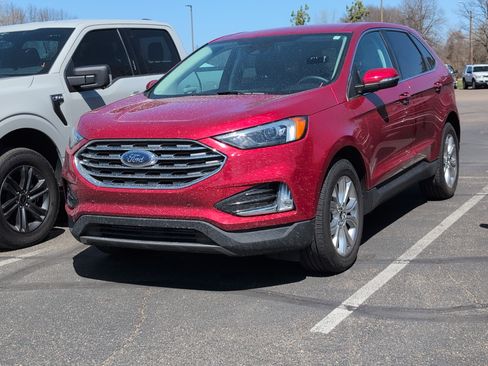 Used 2024 Ford Edge Titanium image 2