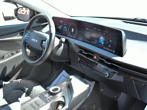 Used 2024 Kia EV6 Light RWD image 51