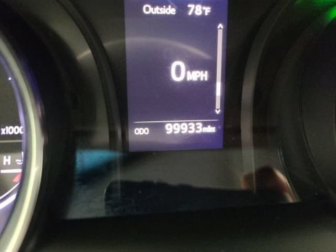 Used 2018 Toyota Camry LE FWD image 27