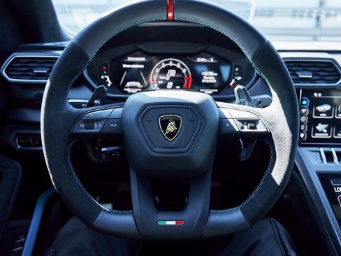 Used 2024 Lamborghini Urus Performante AWD/4WD image 65
