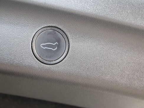 Used 2021 Tesla Model Y Long Range image 50