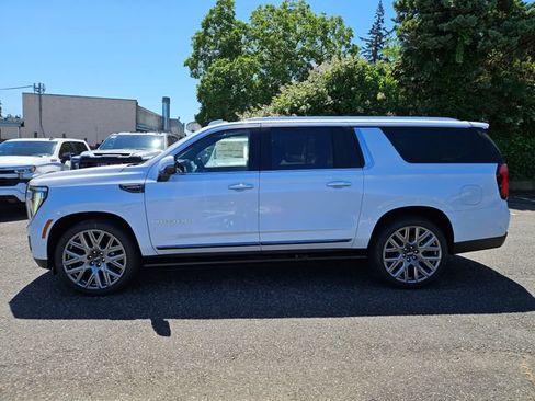 New 2026 GMC Yukon XL Denali Ultimate AWD/4WD image 2