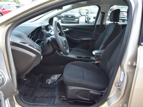 Used 2017 Ford Focus SE FWD image 16