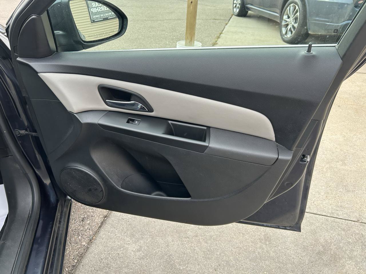 Used 2014 Chevrolet Cruze LT FWD image 16