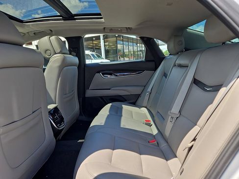 Used 2013 Cadillac XTS Premium FWD image 12