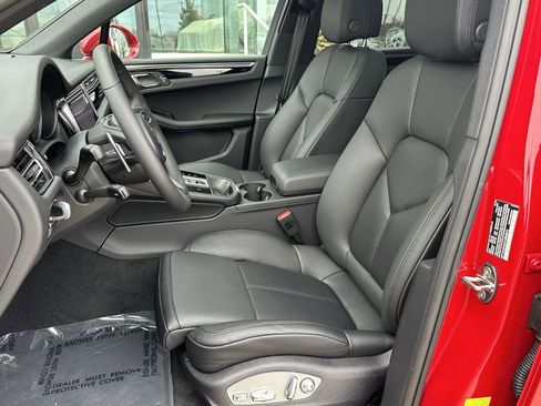 New 2026 Porsche Macan AWD/4WD image 5