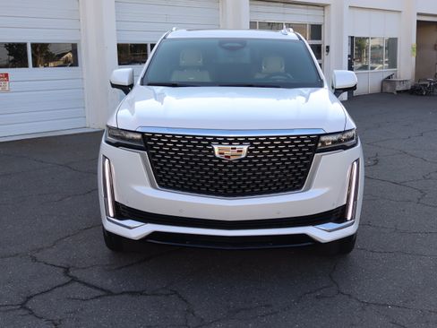 Used 2023 Cadillac Escalade Premium Luxury w/ Performance Package AWD/4WD image 3