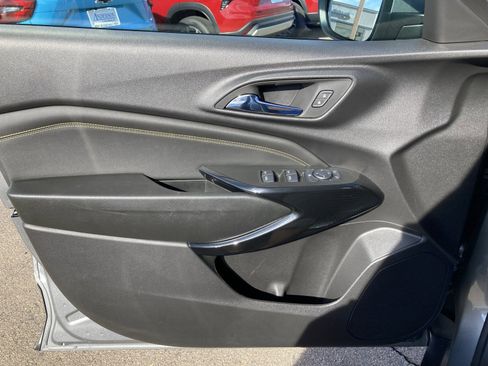 Used 2026 Chevrolet Trax LT w/ LT Convenience Package image 11